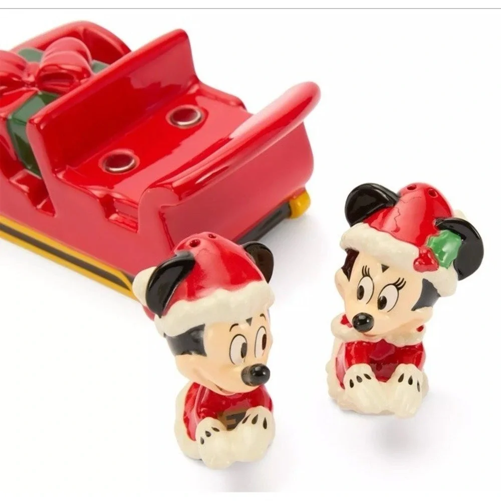 Disney Parks 2025 Christmas‎ Mickey & Minie Salt And Pepper With Sleigh Holder